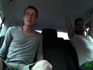 Gay enjoys wazoo stab in a car