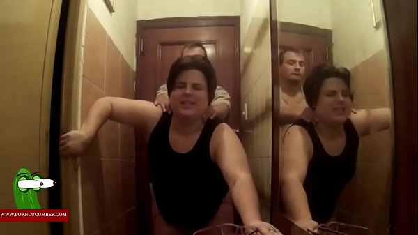 Gorda disfrazada intenta ser sexy para conseguir pollas GUI00128