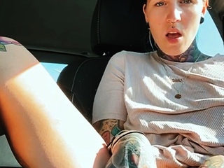 Amateur hottie solo masturbation