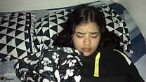 Petite latina desnuda en su habitación me da unas ricas mamadas y se traga la leche-POV